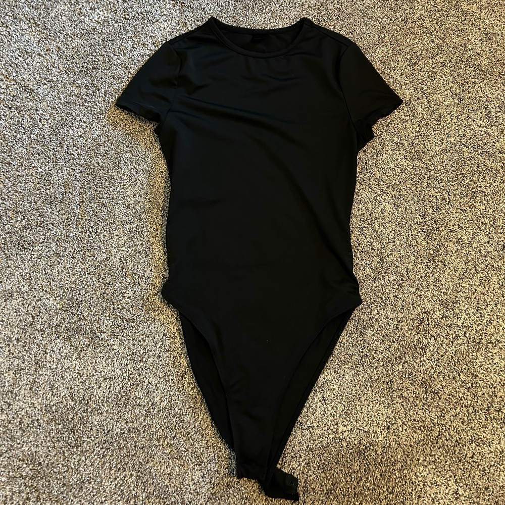 SHEIN Black Short Sleeve Bodysuit